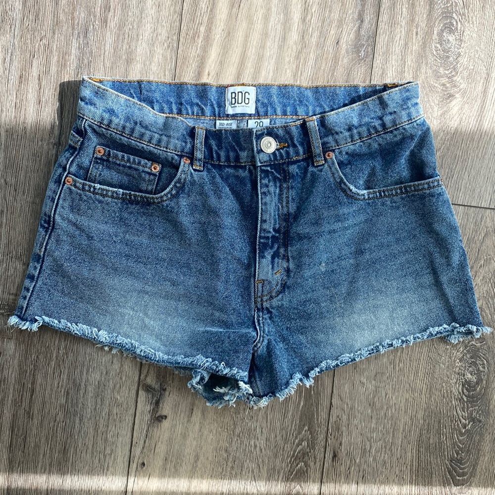 BDG MIDRISE JEAN SHORTS